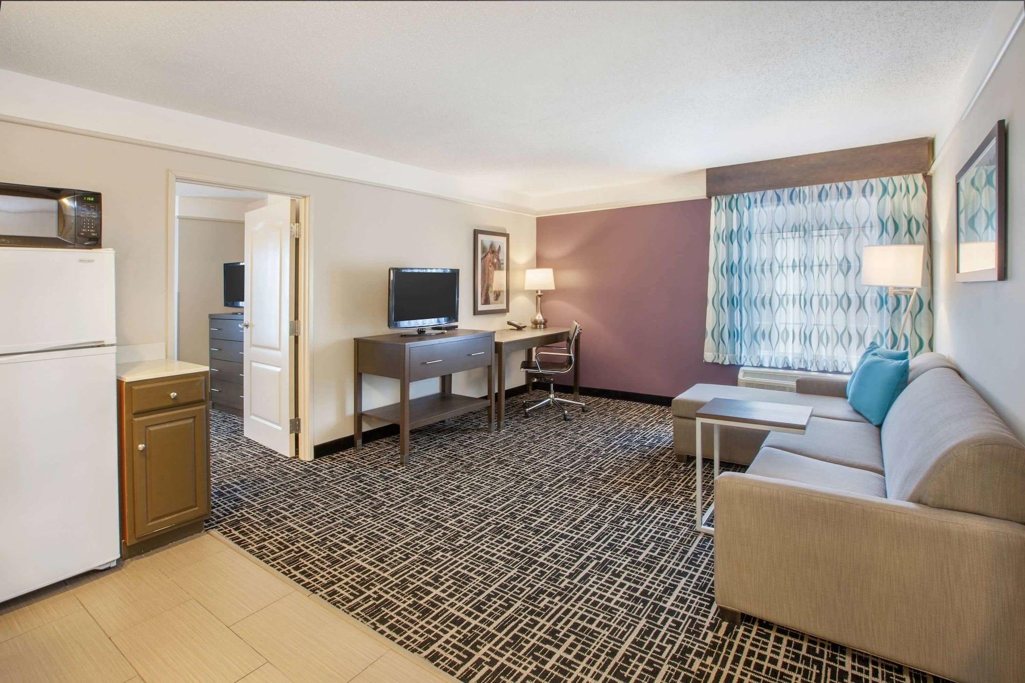 La Quinta By Wyndham Cincinnati Airport Florence Εξωτερικό φωτογραφία